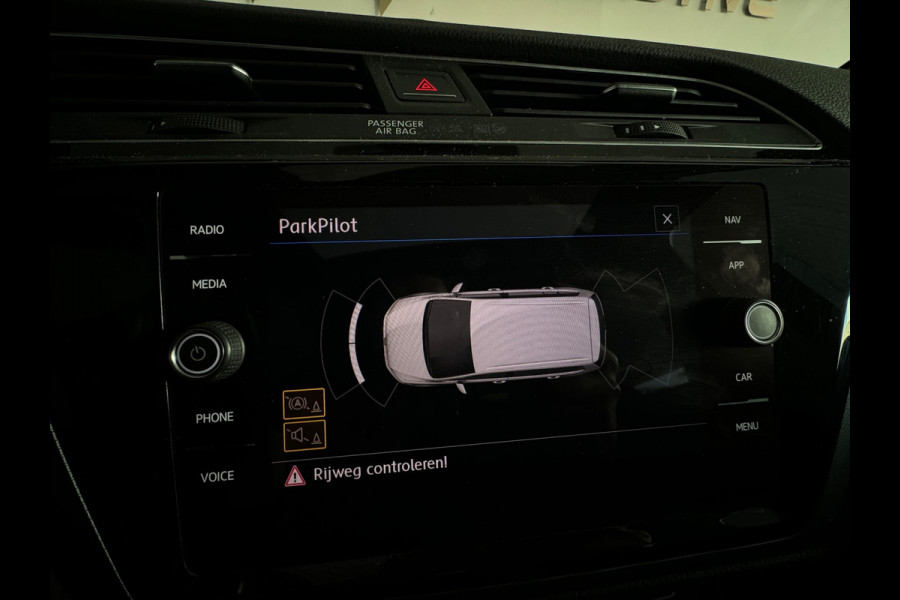 Volkswagen Touran 1.5 TSI R-Line 7p Pano|ACC|Keyless|Stoelverwarming|Carplay