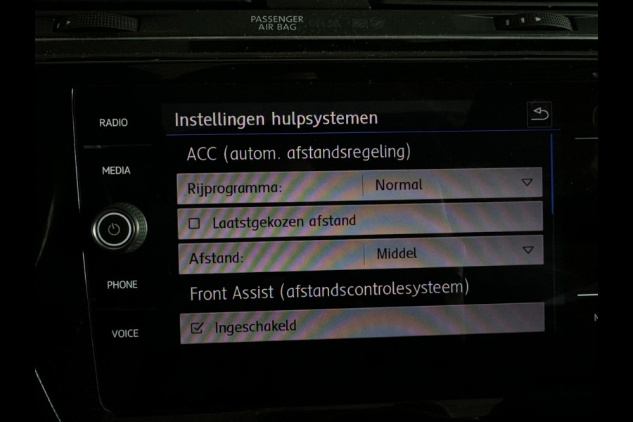 Volkswagen Touran 1.5 TSI R-Line 7p Pano|ACC|Keyless|Stoelverwarming|Carplay