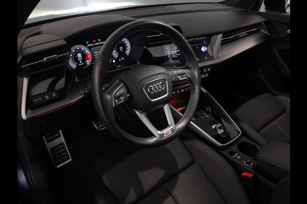 Audi A3 Limousine 35 TFSI S edition 150 pk S-tronic | Navigatie | Panoramadak | Parkeersensoren (Park assist) | Achteruitrijcamera | Matrix LED koplampen | B&O Soundsystem |