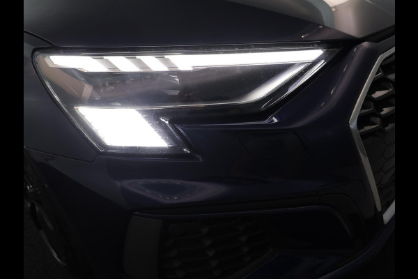 Audi A3 Limousine 35 TFSI S edition 150 pk S-tronic | Navigatie | Panoramadak | Parkeersensoren (Park assist) | Achteruitrijcamera | Matrix LED koplampen | B&O Soundsystem |