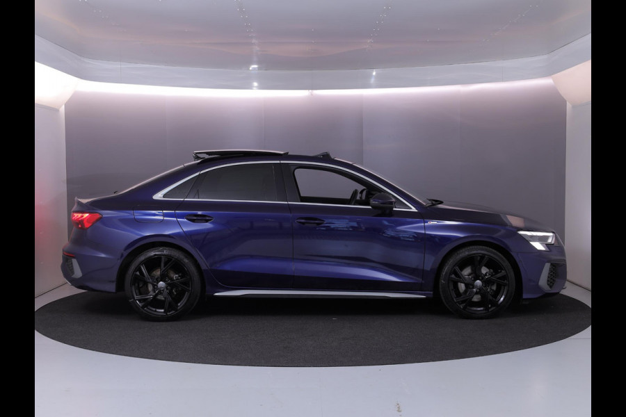Audi A3 Limousine 35 TFSI S edition 150 pk S-tronic | Navigatie | Panoramadak | Parkeersensoren (Park assist) | Achteruitrijcamera | Matrix LED koplampen | B&O Soundsystem |