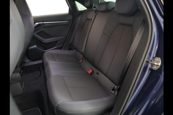 Audi A3 Limousine 35 TFSI S edition 150 pk S-tronic | Navigatie | Panoramadak | Parkeersensoren (Park assist) | Achteruitrijcamera | Matrix LED koplampen | B&O Soundsystem |