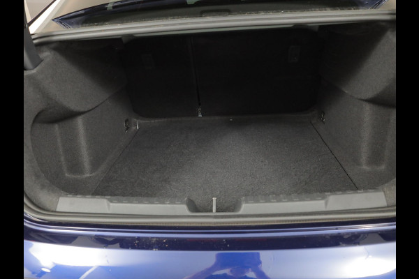 Audi A3 Limousine 35 TFSI S edition 150 pk S-tronic | Navigatie | Panoramadak | Parkeersensoren (Park assist) | Achteruitrijcamera | Matrix LED koplampen | B&O Soundsystem |