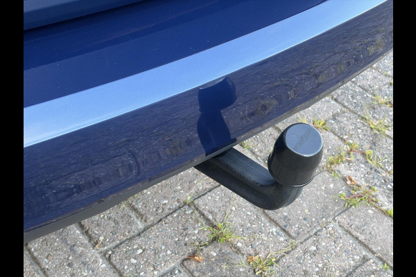 Opel Astra Sports Tourer 1.2 Ultimate 2e Eigenaar l Trekhaak l Camera l Carplay l Navi l Alcantara-Leder l 17''Lmv l Stoelverw-Stuurverw l Net beurt gehad l Dodehoek l Rijstrooksensor l Pdc V+A l 6 Bak l N.A.P l 146pk l Bj 11-2020 l Apk tot 08-2028