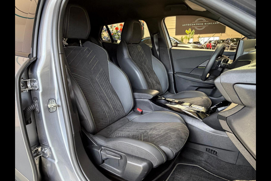 Peugeot 2008 1.2 Hybrid 145 GT, Automaat, 1 Jaar Bovag Garantie, Stoelverwarming, Navi, Camera, Alcantara