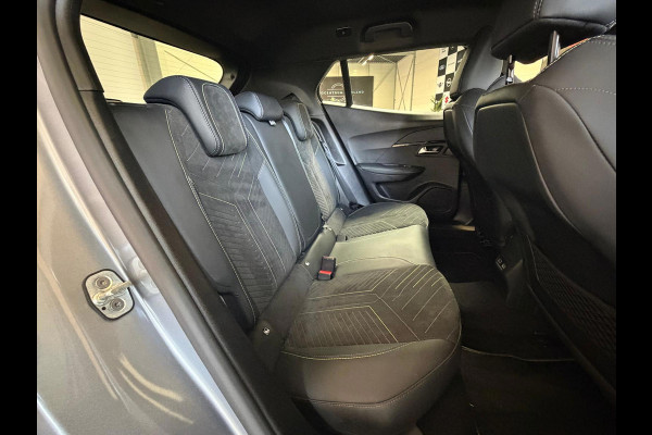 Peugeot 2008 1.2 Hybrid 145 GT, Automaat, 1 Jaar Bovag Garantie, Stoelverwarming, Navi, Camera, Alcantara
