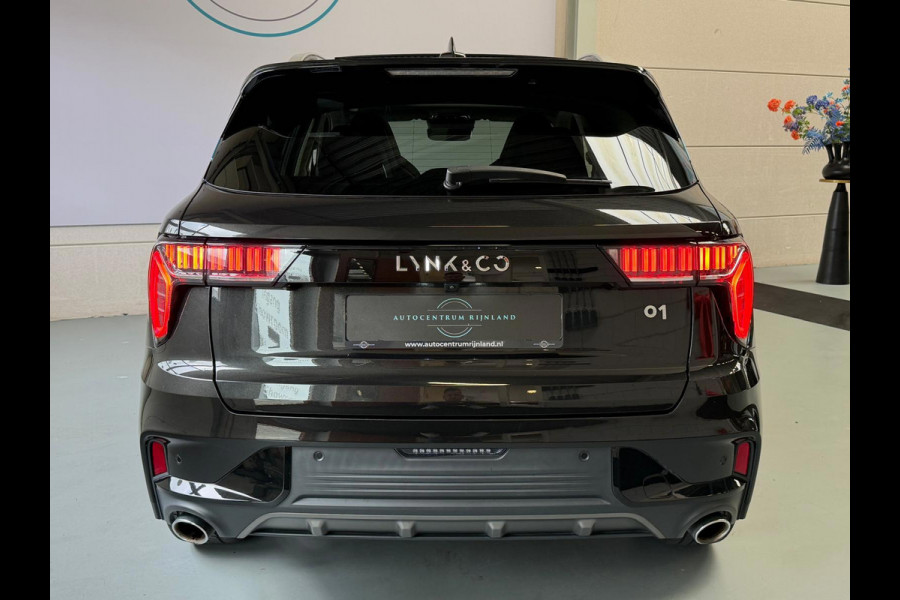 Lynk & Co 01 1.5 PHEV 261 PK Zwarte Hemel, 1 Jaar Bovag Garantie Pano, Navi, Camera