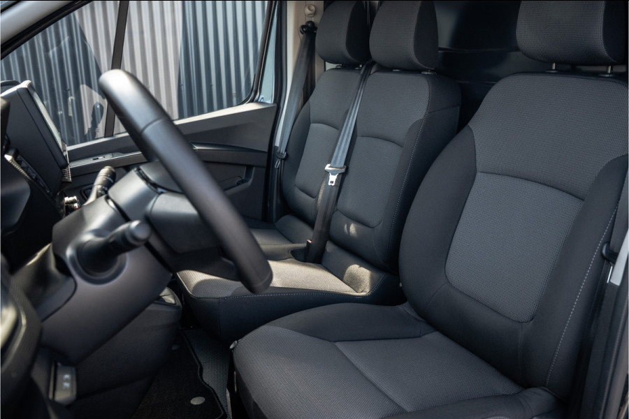 Renault Trafic 2.0 dCi 110 L2H1 | 3-Zits | 110 PK | LED | Cruise | Navi | Airco | Trekhaak