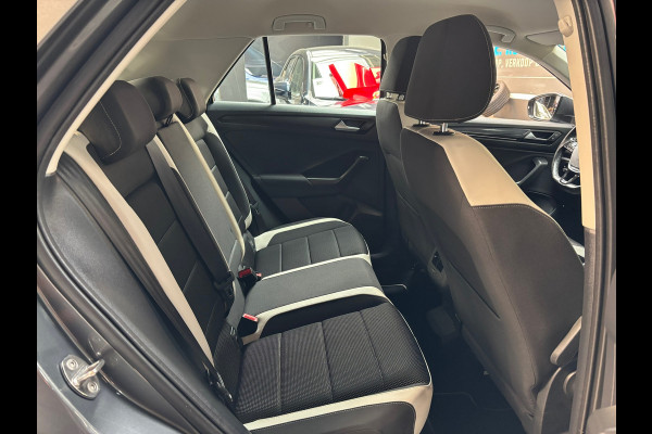 Volkswagen T-Roc 1.5 TSI Sport / Camera / Trekhaak