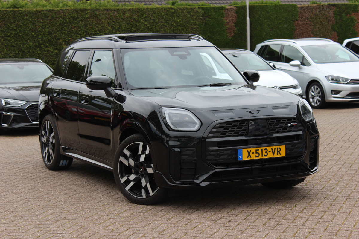 MINI Countryman 1.5 C John Cooper Works XL / Trekhaak / Panoramadak / 360Camera / Head-up / Harman Kardon / 20'' / Leder / Sfeerverlichting / LED / CarPlay / Dodehoek / DAB / ACC