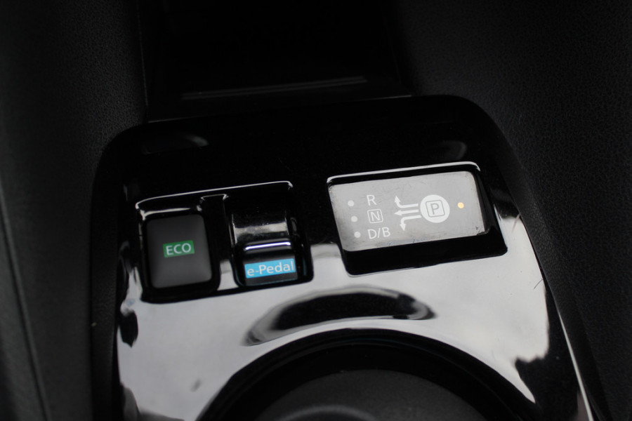 Nissan Leaf e+ Tekna 62 kWh / Trekhaak / 360Camera / Leder / Keyless / 17'' / CarPlay / Dodehoek / DAB / ACC / Stoelverwarming 4x / Warmtepomp