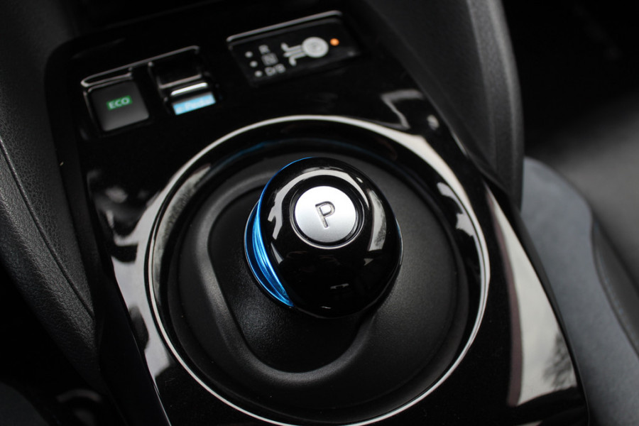 Nissan Leaf e+ Tekna 62 kWh / Trekhaak / 360Camera / Leder / Keyless / 17'' / CarPlay / Dodehoek / DAB / ACC / Stoelverwarming 4x / Warmtepomp