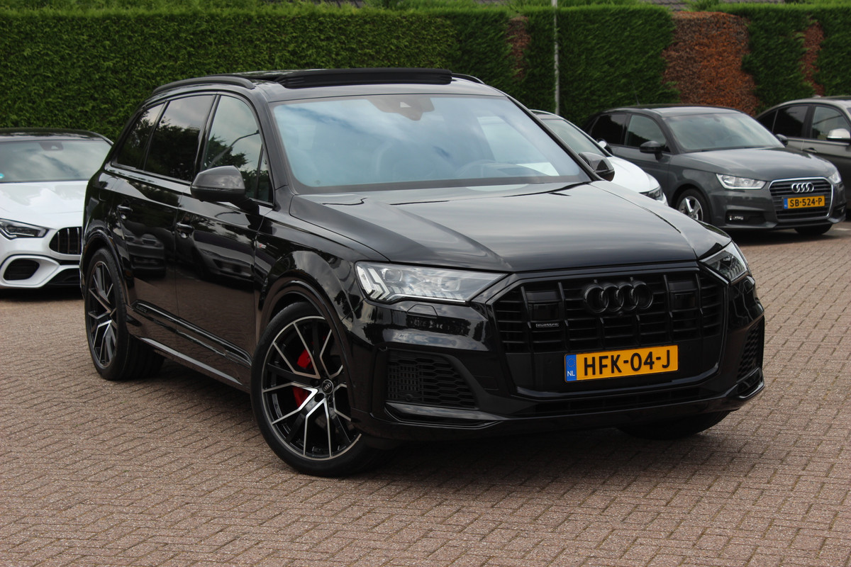 Audi Q7 60 TFSI e quattro Competition / SoH 91,5% / Trekhaak / Panoramadak / 360Camera / Head-up / Softclose / Luchtvering / 22'' / Keyless / Matrix LED / Carbon intr. / Stoelventilatie+Verwarming / Stuurverwarming / Bose / Dodeh