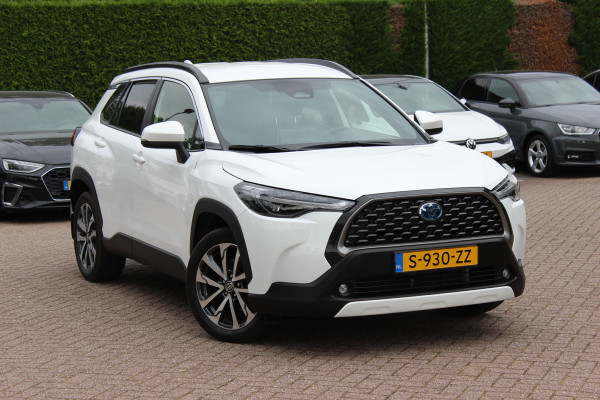 Toyota Corolla Cross 2.0 High Power Hybrid First Edition / 23.304 KM! / Camera / Half leder / CarPlay / Keyless / 18'' / Sfeerverlichting / Stoelverwarming / Dodehoek / DAB / ACC