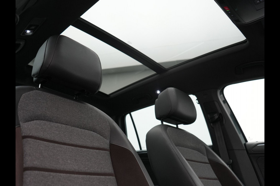 Seat Tarraco 1.4 TSI e-Hybrid Xcellence PHEV 245pk | Trekhaak Af Fabriek | Panodak | Adaptive Cruise | Camera | Sportstoelen & Stuur Verwarmd | Blis | Keyless | Apple Carplay | Virtual | Navigatie | DAB | 19"L.M | Plug In Hybrid |