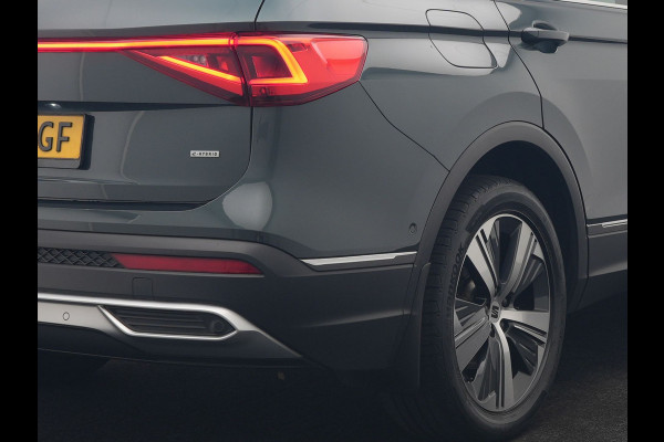 Seat Tarraco 1.4 TSI e-Hybrid Xcellence PHEV 245pk | Trekhaak Af Fabriek | Panodak | Adaptive Cruise | Camera | Sportstoelen & Stuur Verwarmd | Blis | Keyless | Apple Carplay | Virtual | Navigatie | DAB | 19"L.M | Plug In Hybrid |