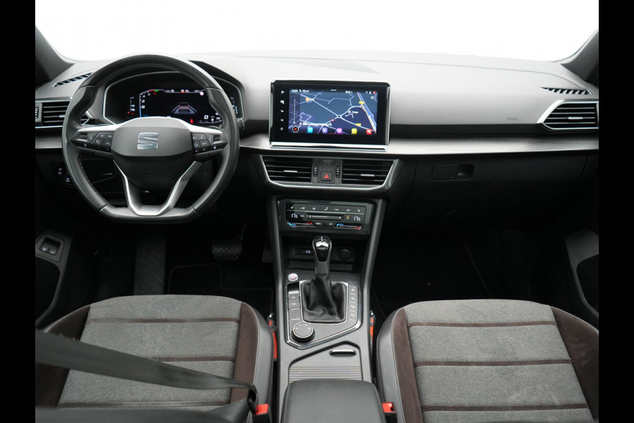 Seat Tarraco 1.4 TSI e-Hybrid Xcellence PHEV 245pk | Trekhaak Af Fabriek | Panodak | Adaptive Cruise | Camera | Sportstoelen & Stuur Verwarmd | Blis | Keyless | Apple Carplay | Virtual | Navigatie | DAB | 19"L.M | Plug In Hybrid |