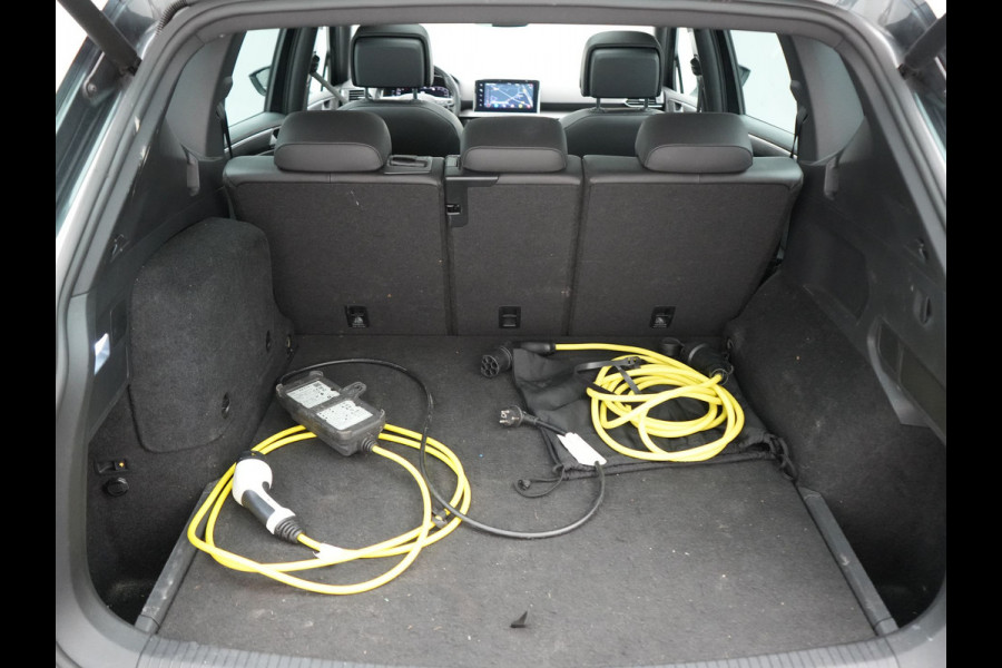 Seat Tarraco 1.4 TSI e-Hybrid Xcellence PHEV 245pk | Trekhaak Af Fabriek | Panodak | Adaptive Cruise | Camera | Sportstoelen & Stuur Verwarmd | Blis | Keyless | Apple Carplay | Virtual | Navigatie | DAB | 19"L.M | Plug In Hybrid |