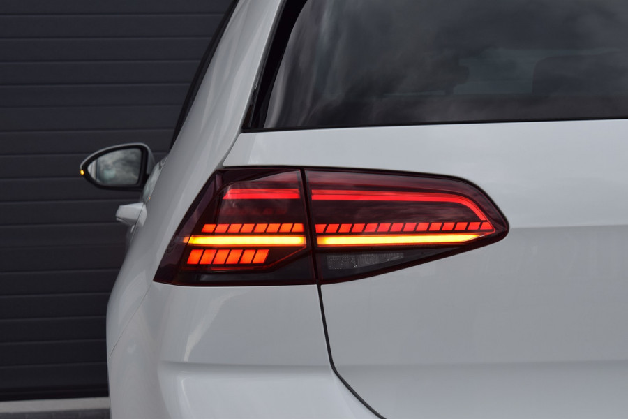 Volkswagen Golf 1.5 TSI 150pk R-line | Pano | Virtual | LED | Dynaudio