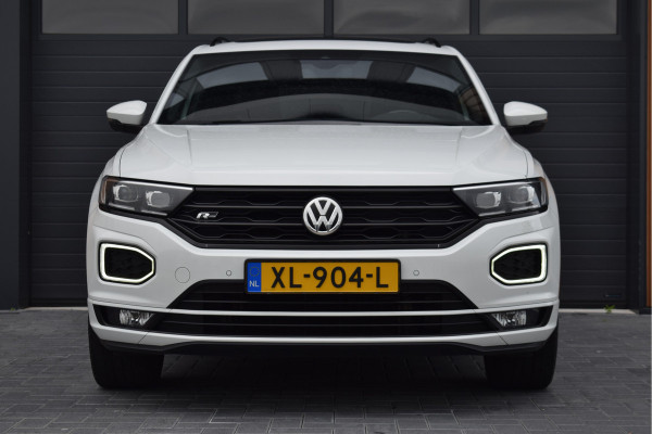 Volkswagen T-Roc 1.5 TSI 150pk DSG R-line Black style Pano | Trekhaak | Beats | 19"