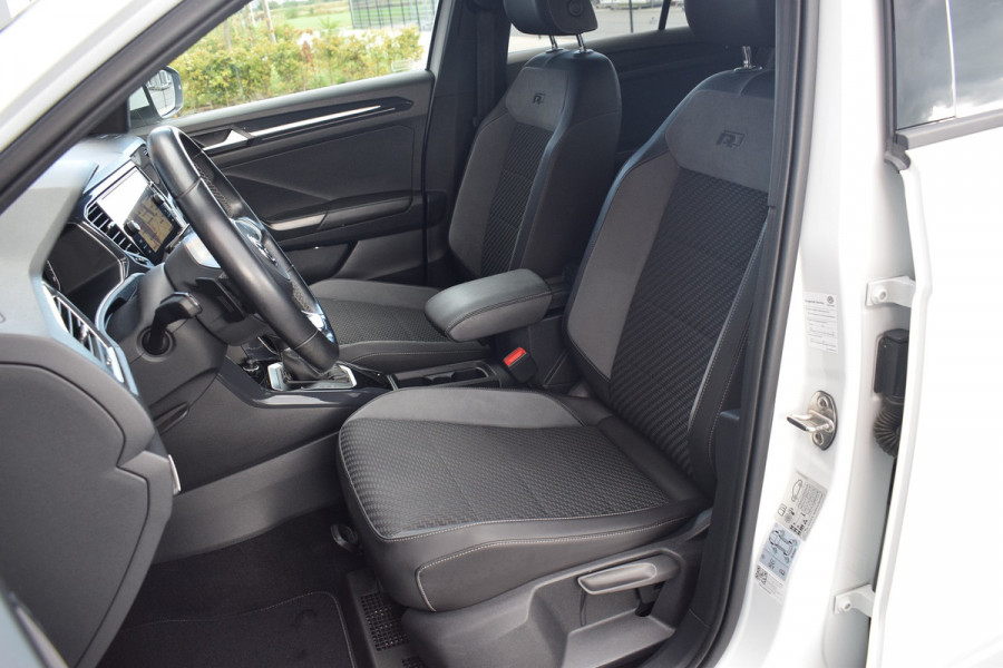 Volkswagen T-Roc 1.5 TSI 150pk DSG R-line Black style Pano | Trekhaak | Beats | 19"