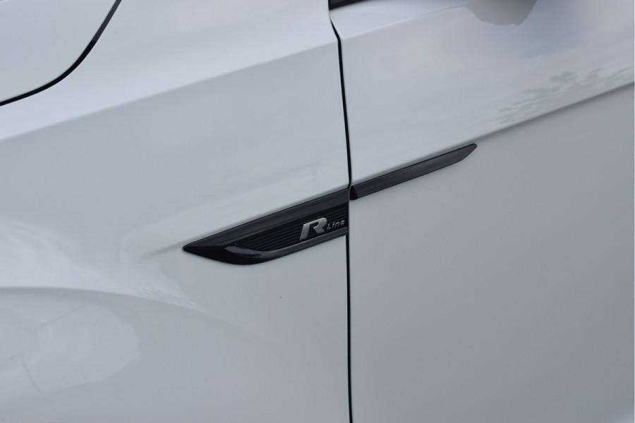 Volkswagen T-Roc 1.5 TSI 150pk DSG R-line Black style Pano | Trekhaak | Beats | 19"