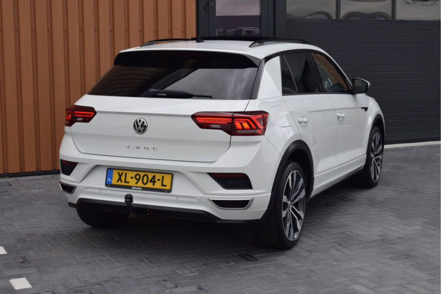 Volkswagen T-Roc 1.5 TSI 150pk DSG R-line Black style Pano | Trekhaak | Beats | 19"