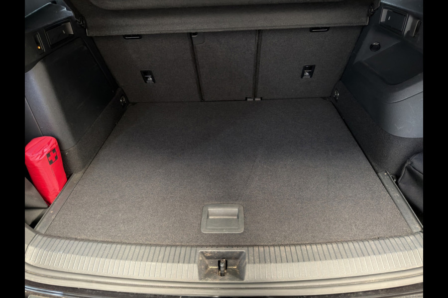 Volkswagen Tiguan 1.5 eHybrid R-Line Edition|Black Style|Matrix IQ|Trekhaak EL|HuD