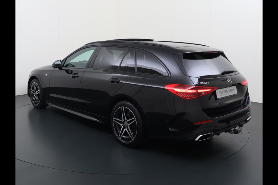 Mercedes-Benz C-Klasse 300e AMG Estate // Trekhaak // Panoramadak // Distronic // 360 Camera // Memory // Sfeerverlichting