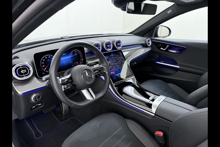 Mercedes-Benz C-Klasse 300e AMG Estate // Trekhaak // Panoramadak // Distronic // 360 Camera // Memory // Sfeerverlichting