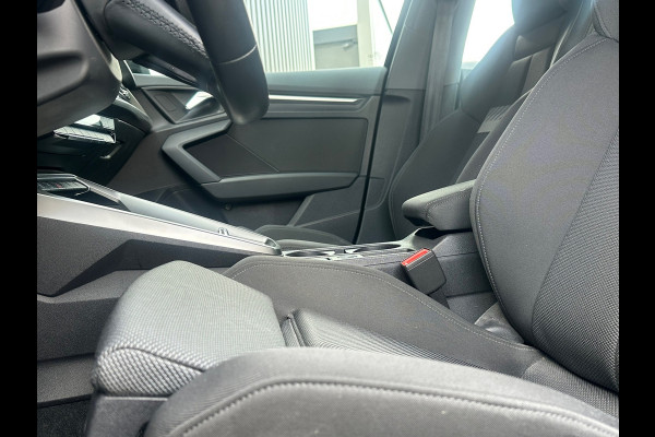 Audi A3 Limousine 30 TFSI Business edition|NAVI|PDC|CARPLAY|