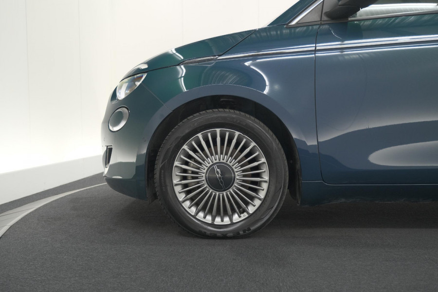 Fiat 500 Icon 42 kWh | 96,1% SOH | Convenience Pack | Camera | Dodehoekdetectie | Stoelverwarming