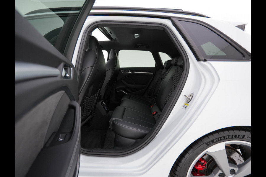 Audi RS3 Sportback 2.5 TFSI Quattro *RS-SEATS | PANO | ADAPTIVE-CRUISE | NAPPA-LEATHER | BANG&OLUFSEN | CAMERA | KEYLESS | BLINDSPOT | NAVI-FULLMAP | DIGI-COCKPIT | PRIVACY-GLASS | SHIFTPADDLES | CARBON-INLAY | 19''ALU*