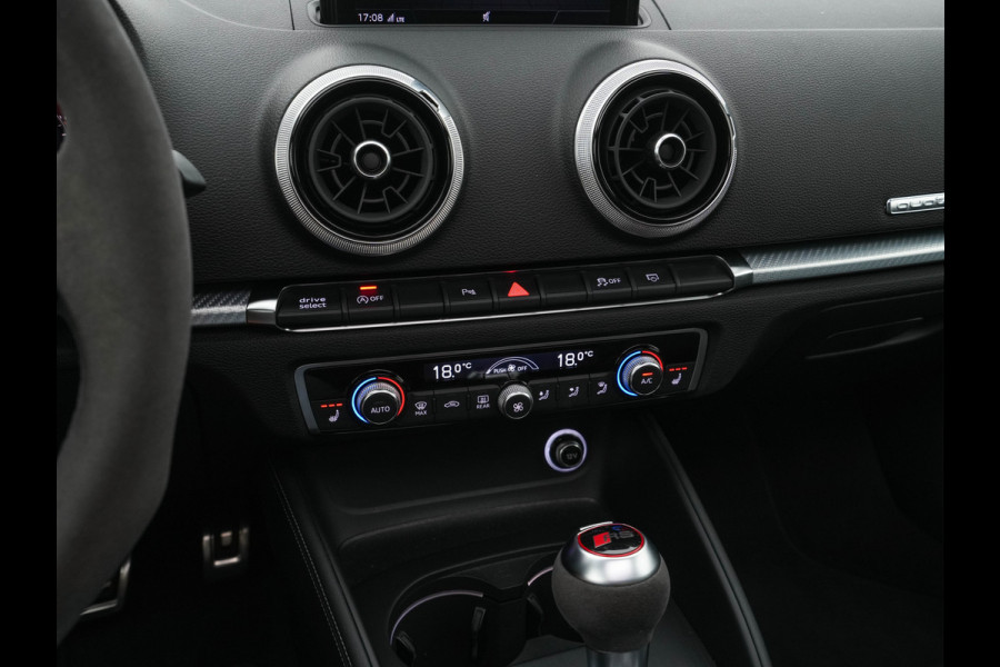 Audi RS3 Sportback 2.5 TFSI Quattro *RS-SEATS | PANO | ADAPTIVE-CRUISE | NAPPA-LEATHER | BANG&OLUFSEN | CAMERA | KEYLESS | BLINDSPOT | NAVI-FULLMAP | DIGI-COCKPIT | PRIVACY-GLASS | SHIFTPADDLES | CARBON-INLAY | 19''ALU*