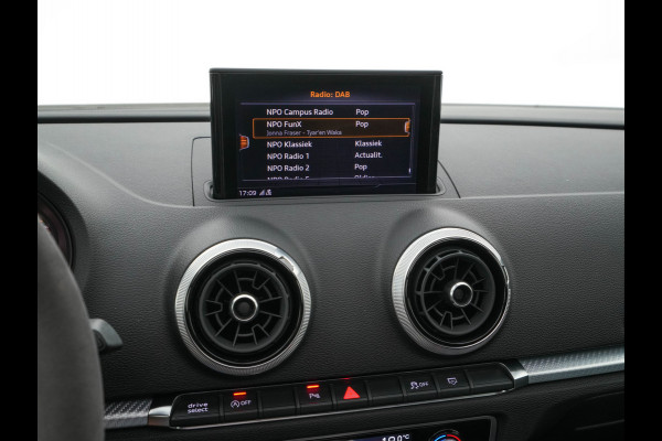 Audi RS3 Sportback 2.5 TFSI Quattro *RS-SEATS | PANO | ADAPTIVE-CRUISE | NAPPA-LEATHER | BANG&OLUFSEN | CAMERA | KEYLESS | BLINDSPOT | NAVI-FULLMAP | DIGI-COCKPIT | PRIVACY-GLASS | SHIFTPADDLES | CARBON-INLAY | 19''ALU*