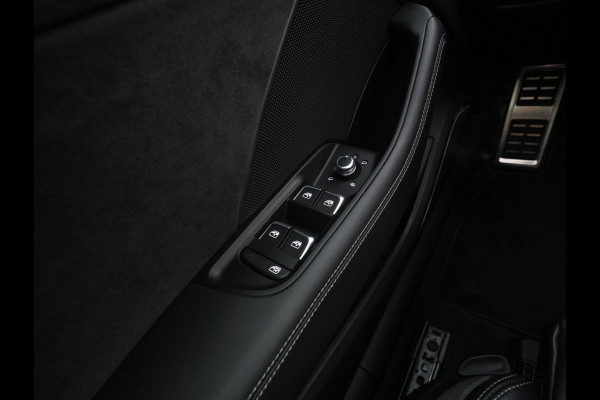 Audi RS3 Sportback 2.5 TFSI Quattro *RS-SEATS | PANO | ADAPTIVE-CRUISE | NAPPA-LEATHER | BANG&OLUFSEN | CAMERA | KEYLESS | BLINDSPOT | NAVI-FULLMAP | DIGI-COCKPIT | PRIVACY-GLASS | SHIFTPADDLES | CARBON-INLAY | 19''ALU*