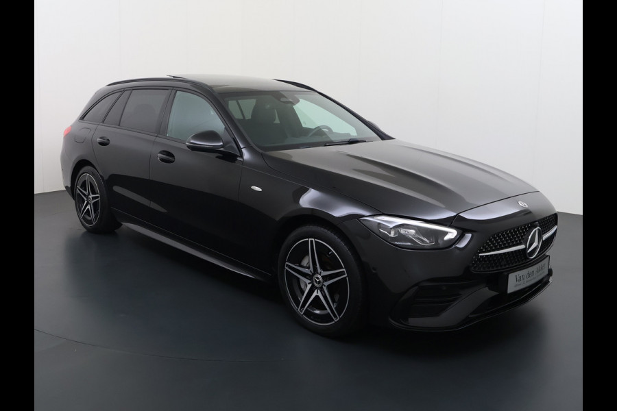 Mercedes-Benz C-Klasse 300e AMG Estate // Trekhaak // Panoramadak // Distronic // 360 Camera // Memory // Sfeerverlichting