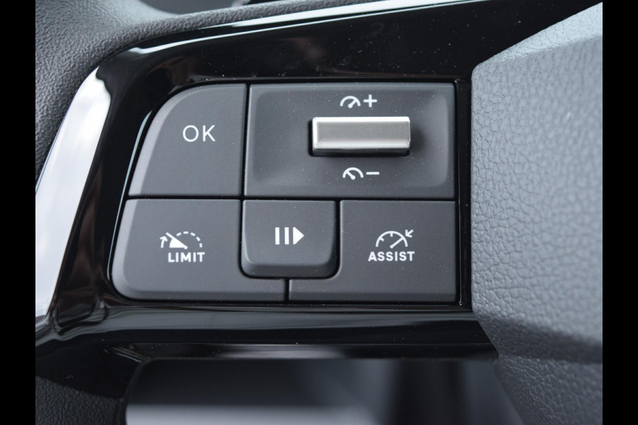 Peugeot Expert GB L3H1 75KWH LED Laadruimte verlichting  /  Houten afwerking laadruimte  /  Surround NAV pakket  /  Geïsoleerde comfort scheidingswand met vaste ruit  /  Reservewiel
