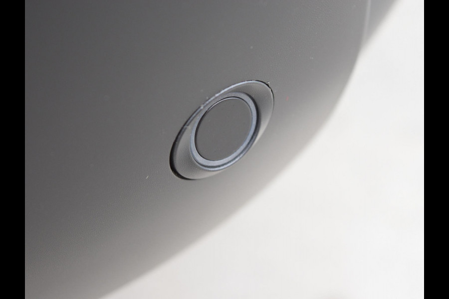 Peugeot Expert GB L3H1 75KWH LED Laadruimte verlichting  /  Houten afwerking laadruimte  /  Surround NAV pakket  /  Geïsoleerde comfort scheidingswand met vaste ruit  /  Reservewiel