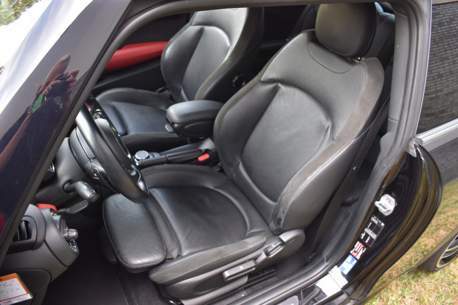 MINI 3-deurs 2.0 John Cooper Works Chili 232pk Leer Navi Automaat