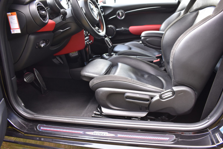 MINI 3-deurs 2.0 John Cooper Works Chili 232pk Leer Navi Automaat