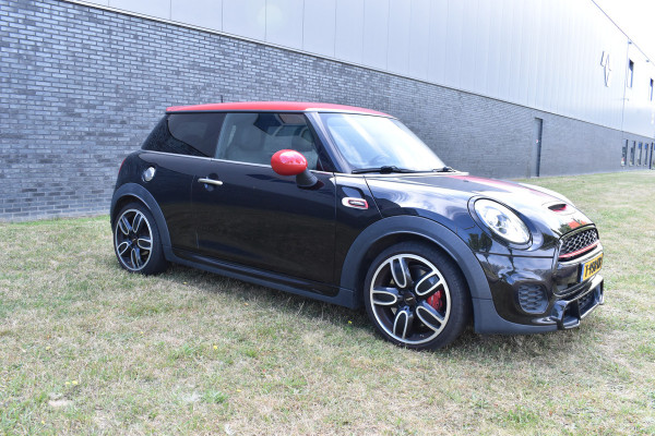 MINI 3-deurs 2.0 John Cooper Works Chili 232pk Leer Navi Automaat