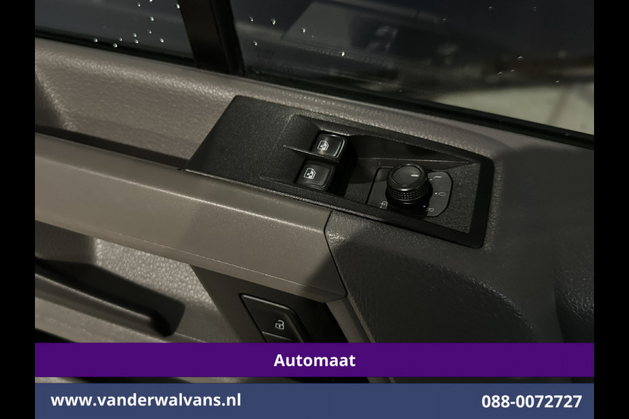 Volkswagen Crafter 2.0 TDI 141pk Automaat L3H2 L2H1 Euro6 Airco | Camera | Apple Carplay | 3000kg Trekhaak | Cruisecontrol Android Auto, Stoelverwarming, Parkeersensoren, Bijrijdersbank