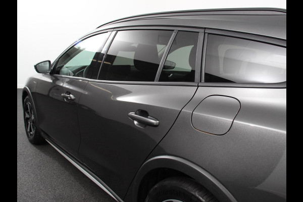 Ford FOCUS Wagon 1.0 EcoBoost 155pk Automaat Active X Navigatie Climate Control Camera Parkeer sensoren B&O Dab Led Lichtmetalen velgen