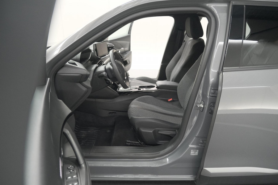 Peugeot e-2008 EV Allure 54 kWh | SOH 97,2% | 360 Camera | Dodehoekdetectie | 11 KW Lader | Apple Carplay