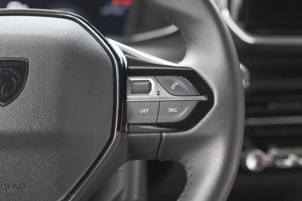 Peugeot e-2008 EV Allure 54 kWh | SOH 97,2% | 360 Camera | Dodehoekdetectie | 11 KW Lader | Apple Carplay