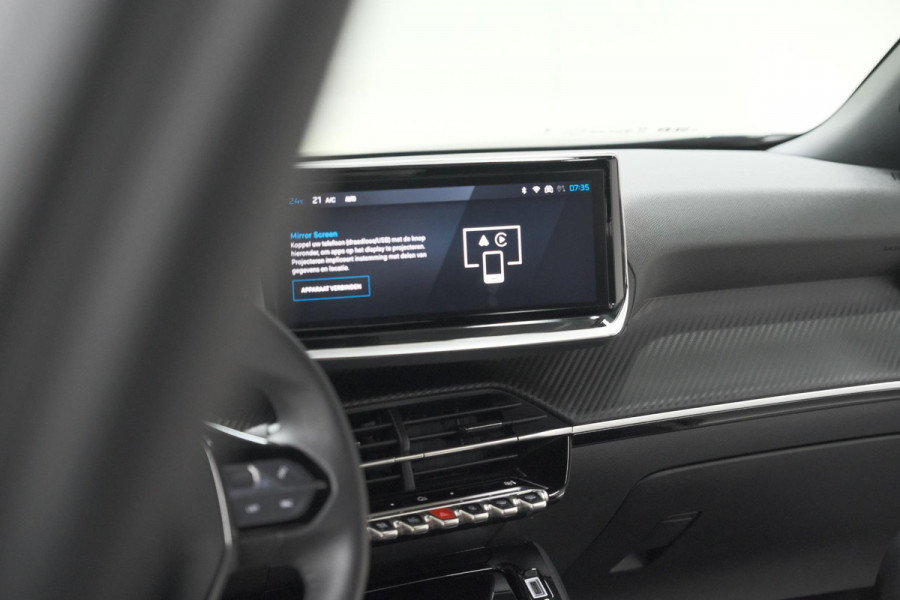 Peugeot e-2008 EV Allure 54 kWh | SOH 97,2% | 360 Camera | Dodehoekdetectie | 11 KW Lader | Apple Carplay