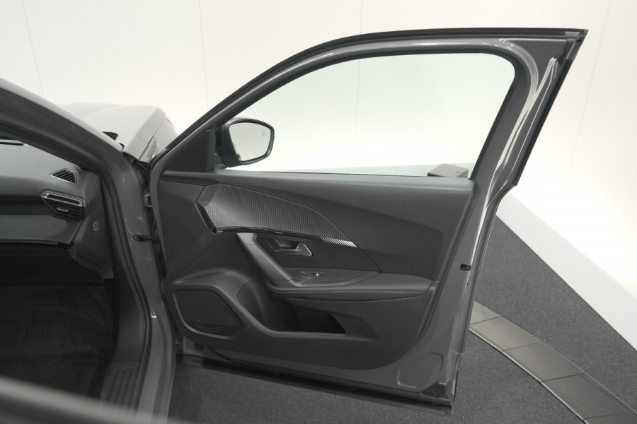 Peugeot e-2008 EV Allure 54 kWh | SOH 97,2% | 360 Camera | Dodehoekdetectie | 11 KW Lader | Apple Carplay