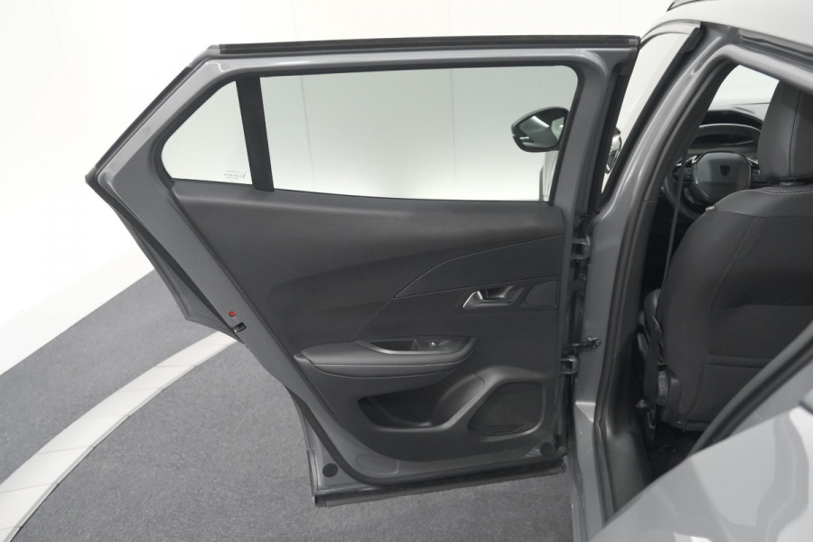 Peugeot e-2008 EV Allure 54 kWh | SOH 97,2% | 360 Camera | Dodehoekdetectie | 11 KW Lader | Apple Carplay