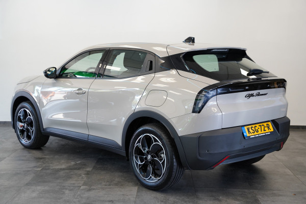 Alfa Romeo junior Elettrica 54 kWh PDC ACC 18" LED
